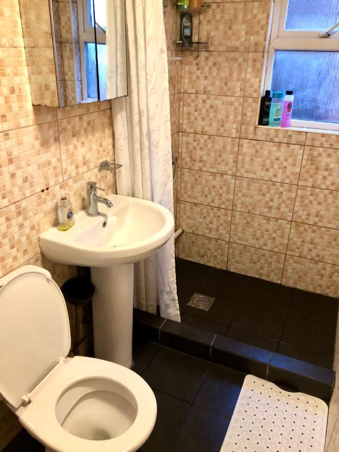 The Guest House Лутон Экстерьер фото